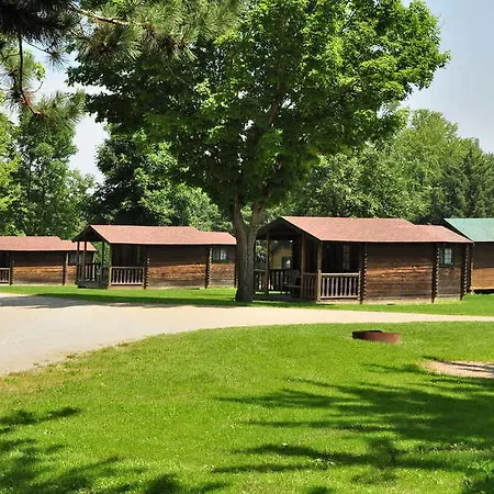 Fremont Jellystone Park Cottage 32